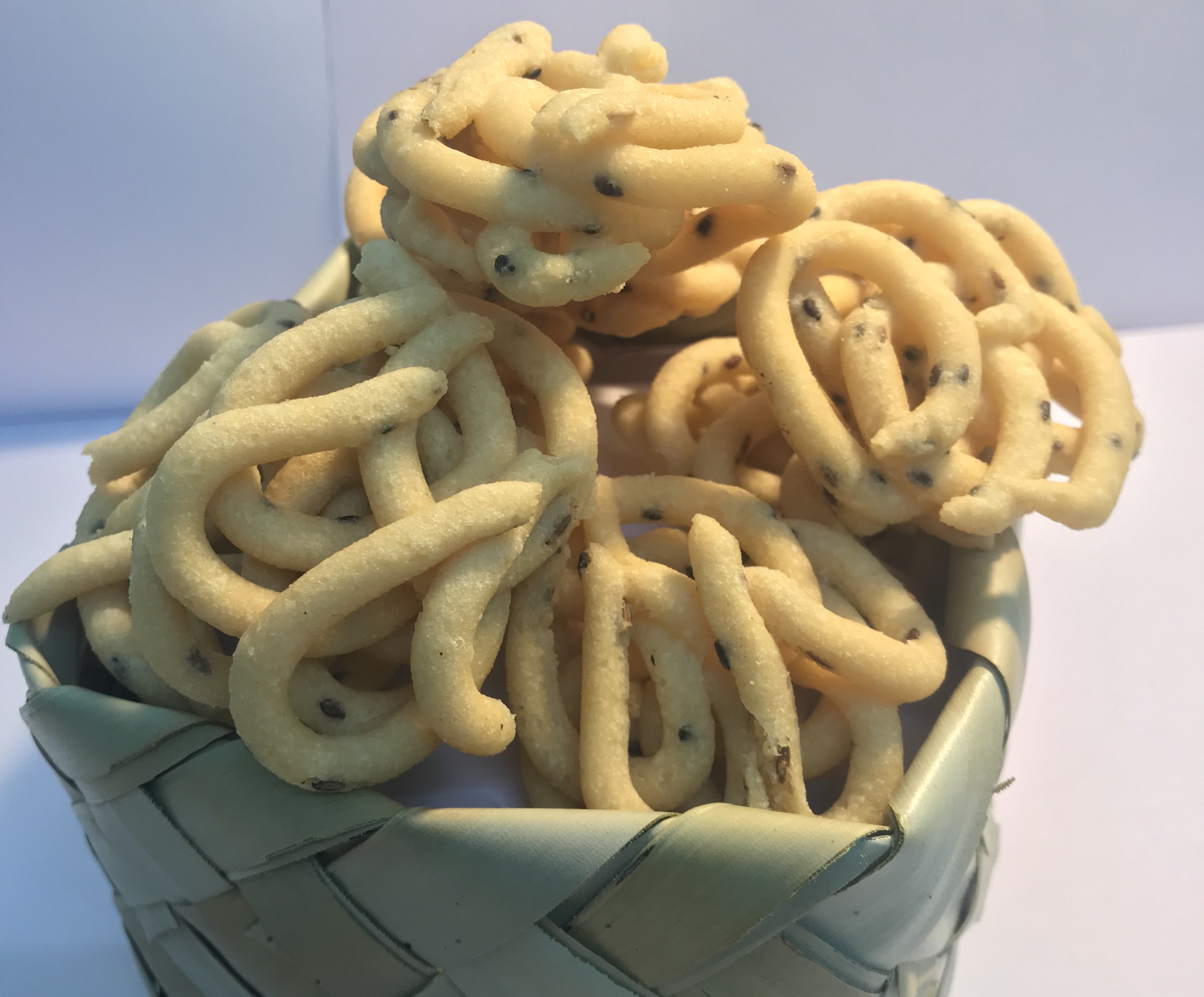 Thenkuzhal White Chakli 